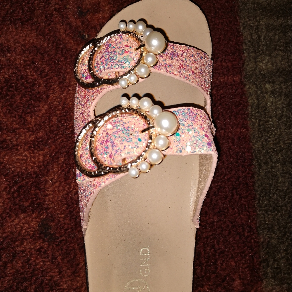 New In Box Pink Bling Sandals - Picture 2 of 6